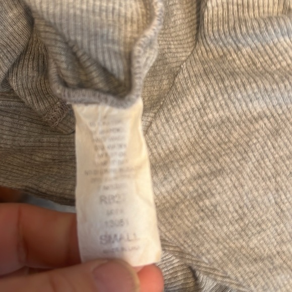 Elan Grey Cold shoulder tee oversized - Picture 6 of 6